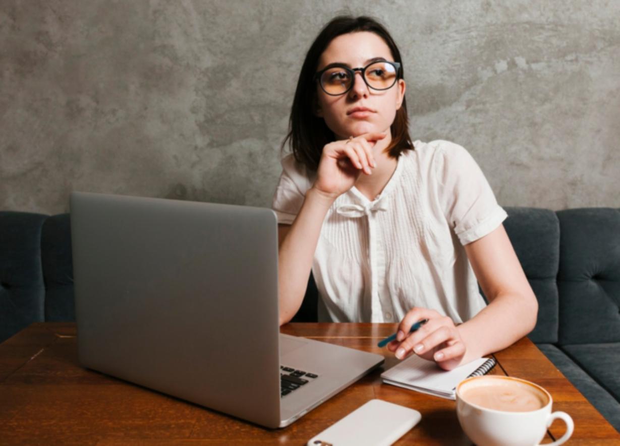 Studi kasus analisis valuasi perusahaan